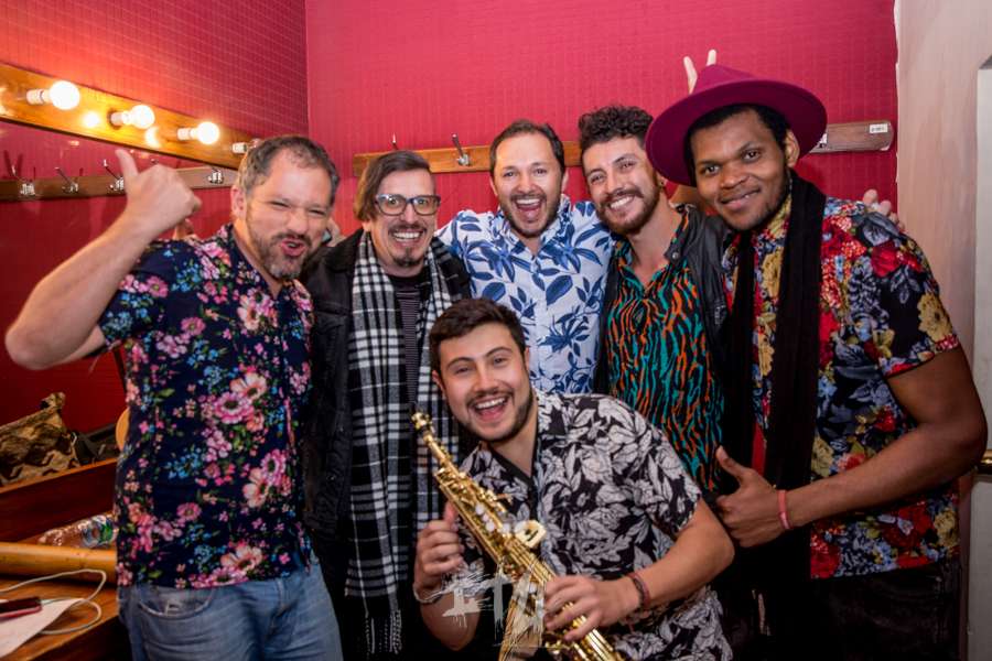 La Mojarra Eléctrica es una banda colombiana.