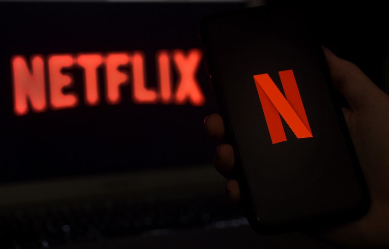 ¿Cómo saber quién usa mi cuenta de Netflix y cuántos dispositivos están conectados?