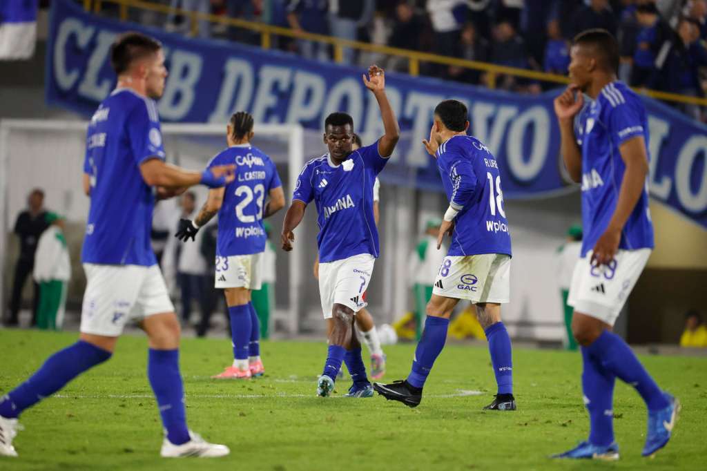 AMDEP3667. BOGOTÁ (COLOMBIA), 15/04/2026.- Carlos Darwin Quintero de Millonarios celebra un gol este miércoles, en un partido de la fase de grupos de Copa Sudamericana entre Millonarios y Boston River en el estadio Nemesio Camacho "El Campín" en Bogotá (Colombia). EFE/ Mauricio Dueñas Castañeda