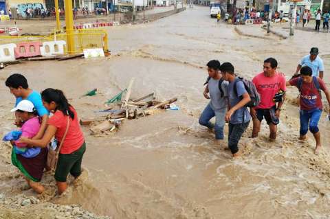 Asciende a 72 el número de muertos por lluvias en Perú