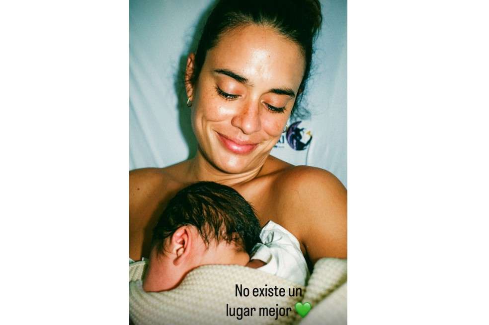 Después de tres días de dar a luz, la actriz de ‘La reina del flow’ enterneció las redes sociales con una nueva fotografía junto a su primogénito.