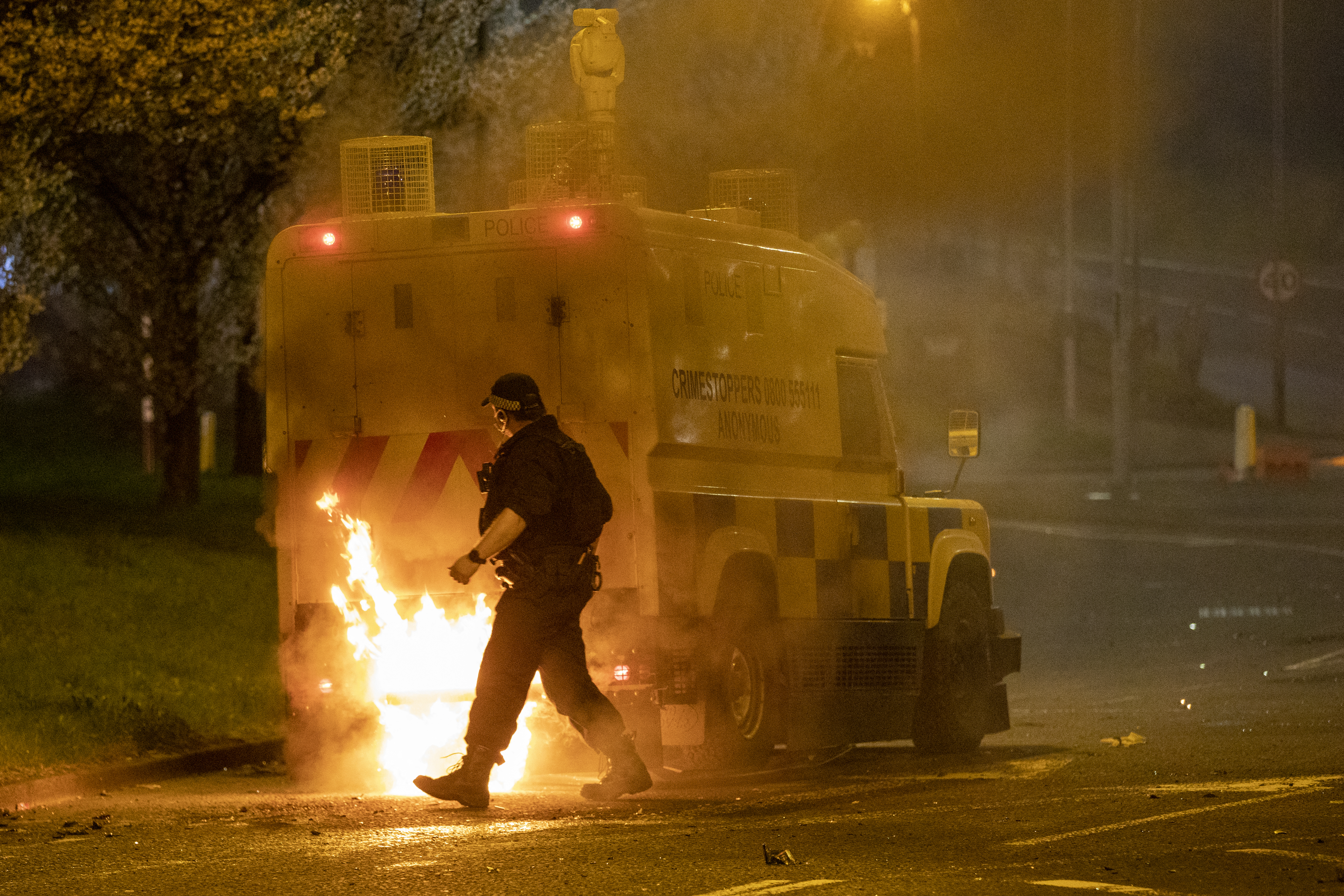 Estos incidentes reavivaron el fantasma de las tres décadas de sangriento conflicto entre republicanos católicos y unionistas protestantes, que dejaron unos 3.500 muertos.