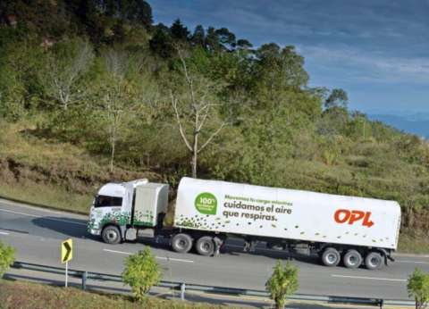 Más de 100 tractocamiones a gas natural empezarán a rodar por carreteras del país
