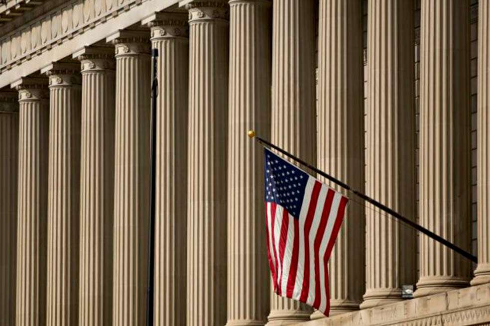 Bandera de Estados Unidos en Wall Street.