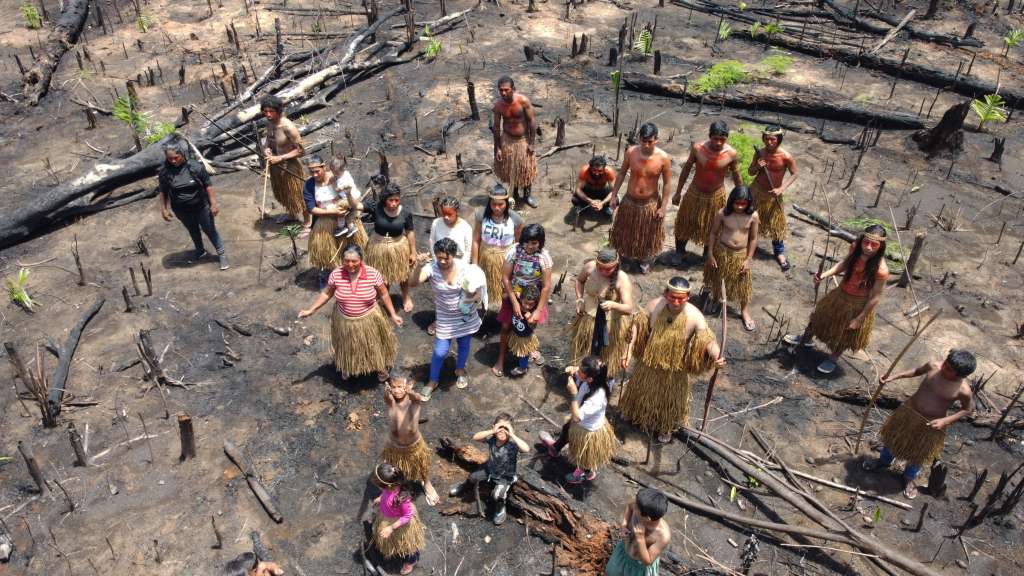 Indígenas Mura, en Brasil y su lucha por proteger la Amazonia su territorio.