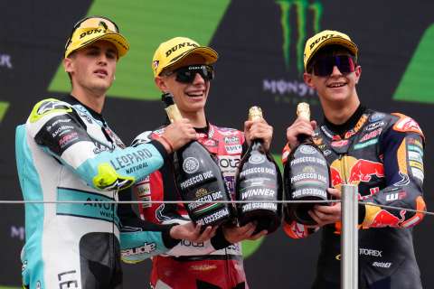 ¡Lo hizo de nuevo! David Alonso ganó el Gran Premio de Cataluña en Moto3