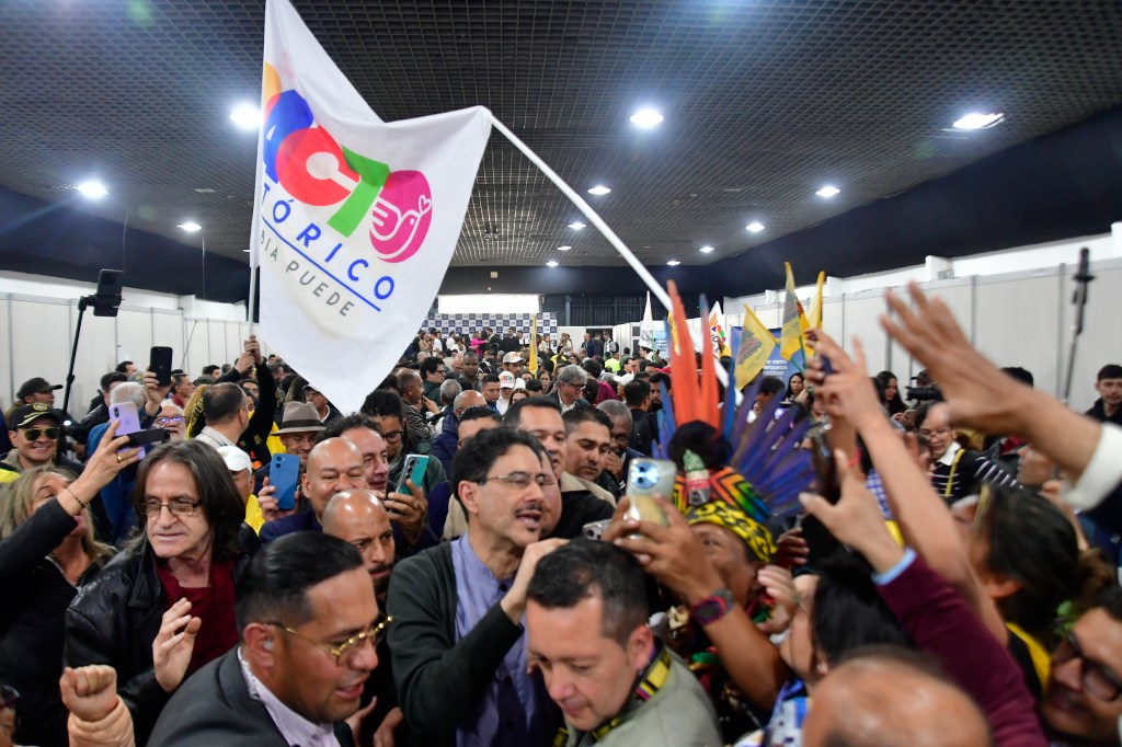 El Pacto Histórico inscribió sus listas al Congreso con Iván Cepeda como su carta presidencial para la consulta del Frente Amplio