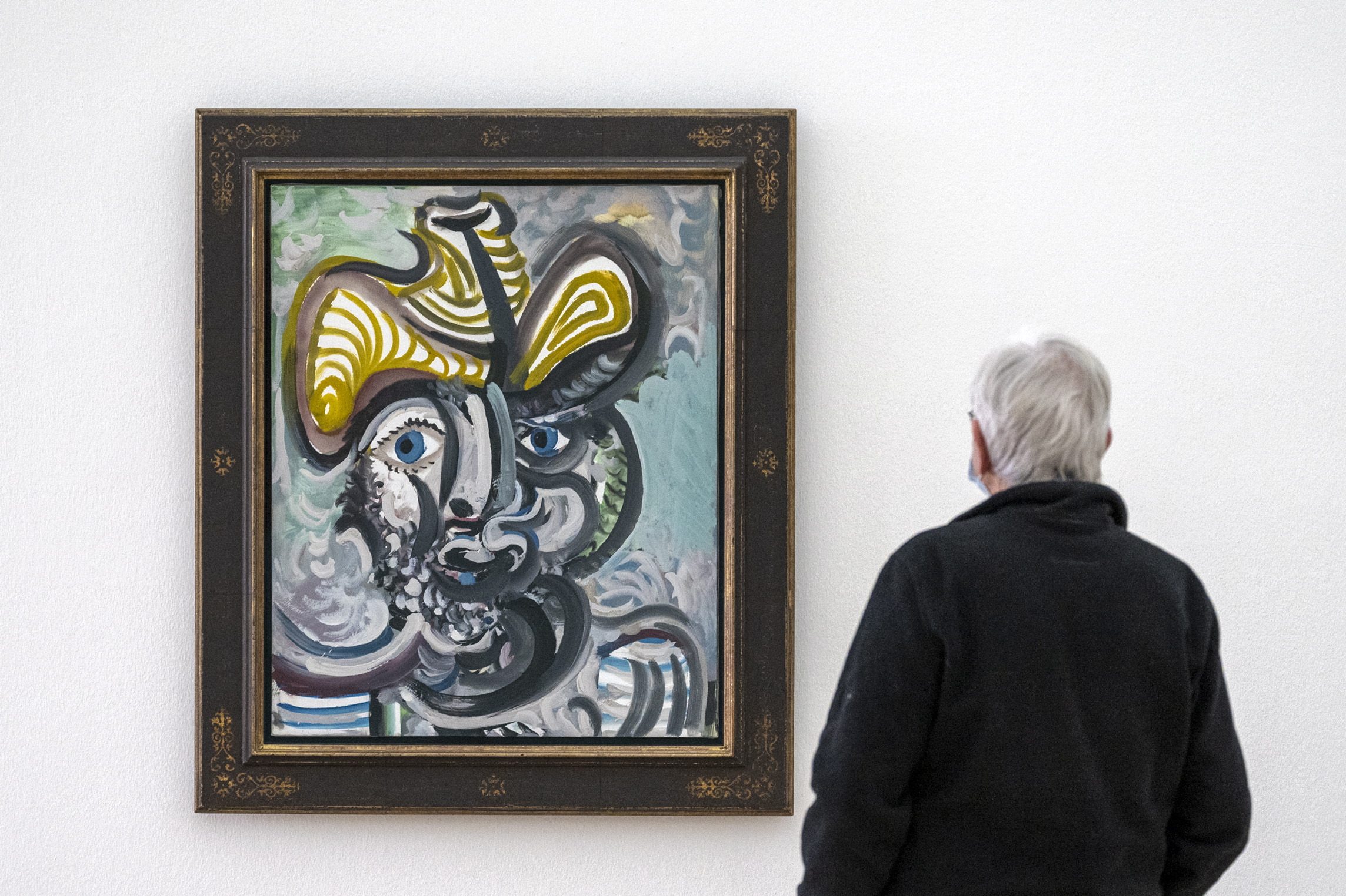 Riehen (Switzerland Schweiz Suisse), 06/03/2023.- The artwork 'Head of a Man' (1972) by Spanish artist Pablo Picasso is on view at the exhibition 'PICASSO. ARTIST AND MODEL - LAST PAINTINGS' in the Fondation Beyeler in Riehen, Switzerland, 06 March 2022. Joining the international commemorations of the fiftieth anniversary of the death of Pablo Picasso (1881-1973), the Fondation Beyeler will present a selection of ten late paintings in one room concerned with images of artist and model. (Suiza) EFE/EPA/GEORGIOS KEFALAS