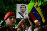 Gobierno insiste en recuperación de Chávez, que ya da instrucciones
