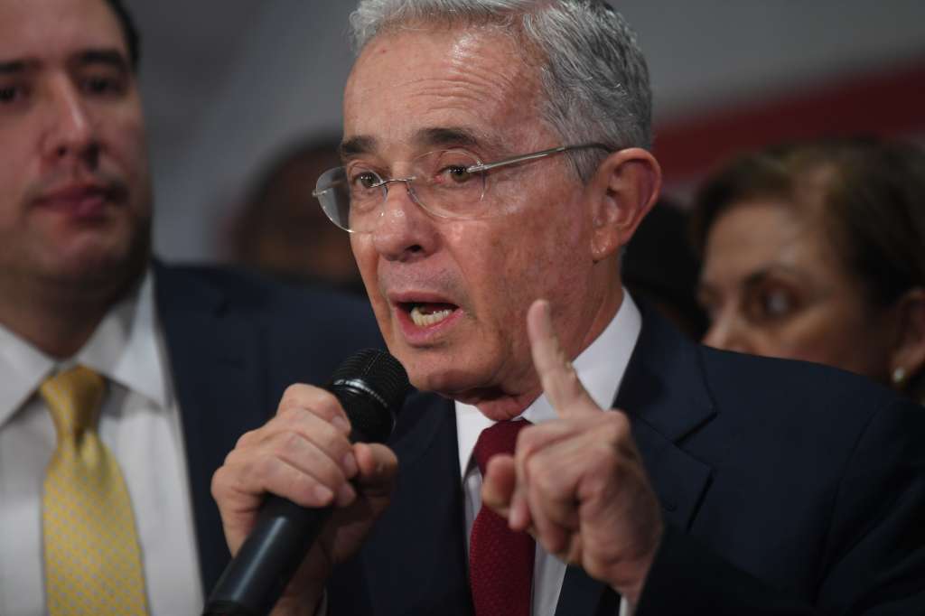 Ex presidente colombiano en indagatoria en la Corte Suprema de Justicia.