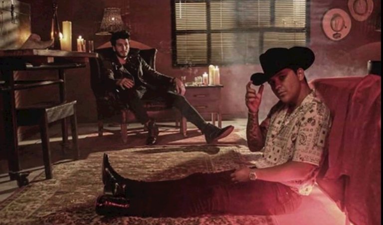 Sebastián Yatra y Christian Nodal sufren por amor en "Esta noche"