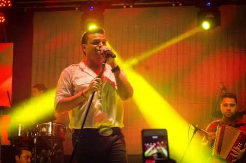 Silvestre Dangond rindió declaración juramentada por supuesta propaganda electoral