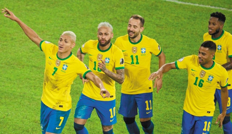 Brasil define el futuro mundialista del Chile de Alexis y Vidal