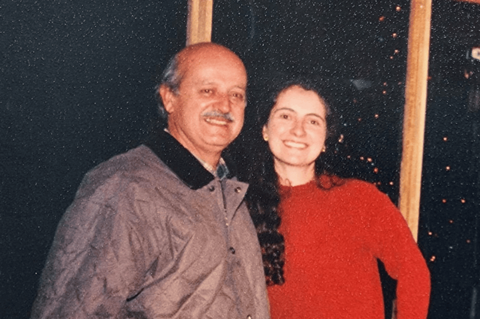 Ignacio Valencia (izq), padre de la senadora Paloma Valencia (der). La fotografía fue compartida por la congresista este 8 de diciembre.