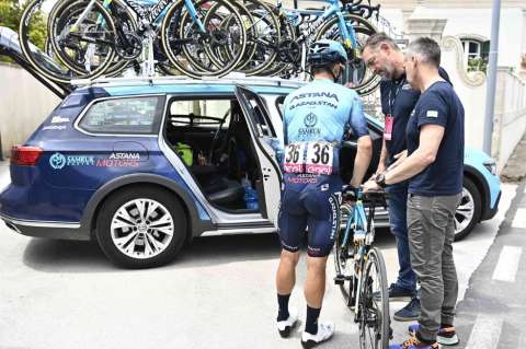 La caída que desencadenó el retiro de Miguel Ángel López del Giro de Italia
