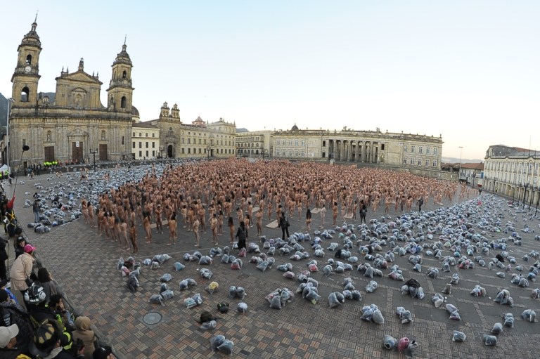 Bitácora de un desnudo masivo