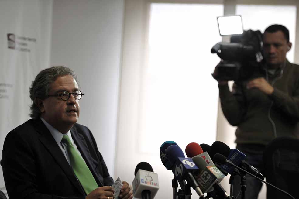 Gerardo Hernández, superintendente financiero, tras presentar el recurso de reposición contra su destitución ante la Procuraduría. / Óscar Pérez