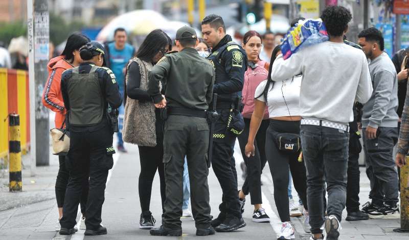 Policías
