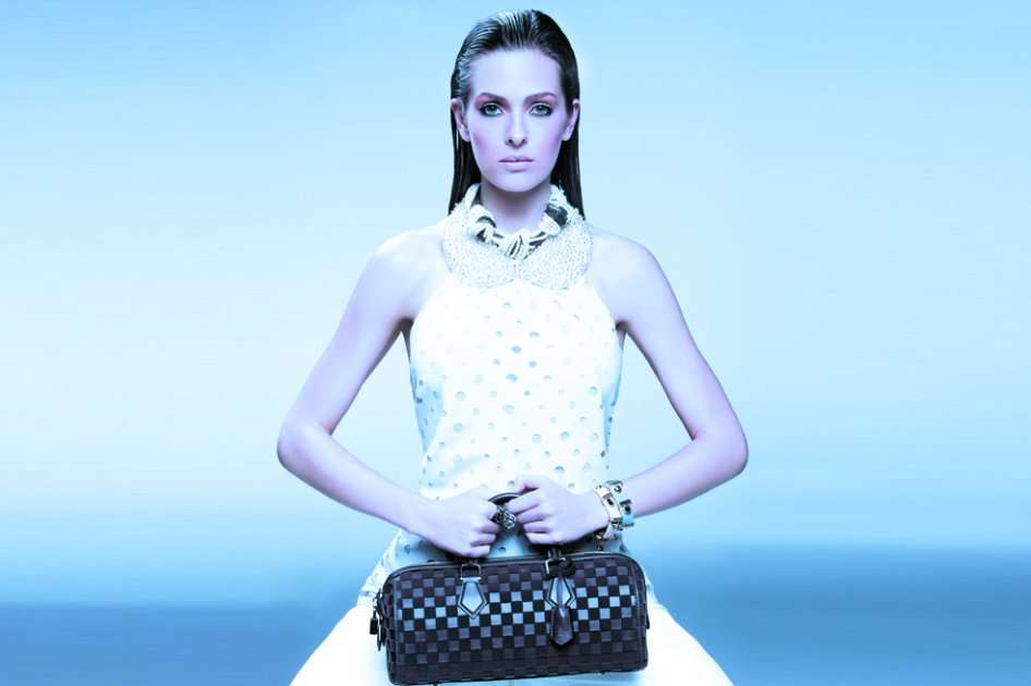 Modelo: Michelle Rouillard, Fotógrafo: Hernán Puentes, Styling: Camilo Monsalvo, Maquillaje y perinados: Alex Ramos, Asistentes de fotografía: Juan David Rojas y Junio Rojas, Asistente de Styling: Daniela Espinel, Dirección de Fotografía: Nelson Sierra