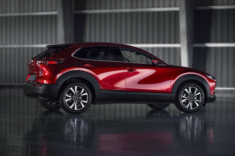 Mazda CX-30.Mazda.La casa japonesa repite nominación con su referencia Mazda3, presentada, al igual que la CX-30, como parte del portafolio de vehículos de séptima generación de Mazda en 2019. En Colombia se comercializa en versiones sedán y hatchback, con motorizaciones de 2 y 2.5 litros.
