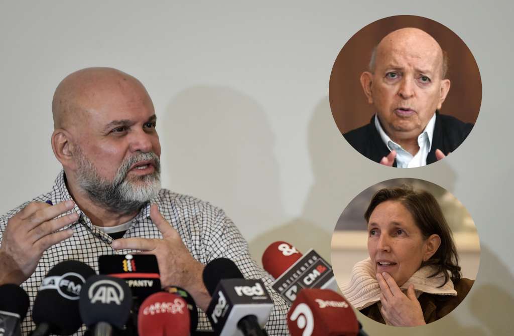 El exjefe paramilitar Salvatore Mancuso (izq) tiene un rol protagónico en la mesa para el cierre de Ralito, en la que participa el consejero de Paz, Otty Patiño, y la directora del CNMH, María Gaitán.