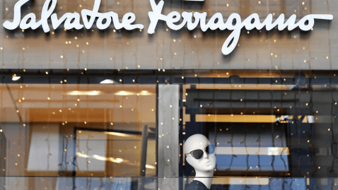 Amazon y Salvatore Ferragamo denuncian falsificaciones en EEUU