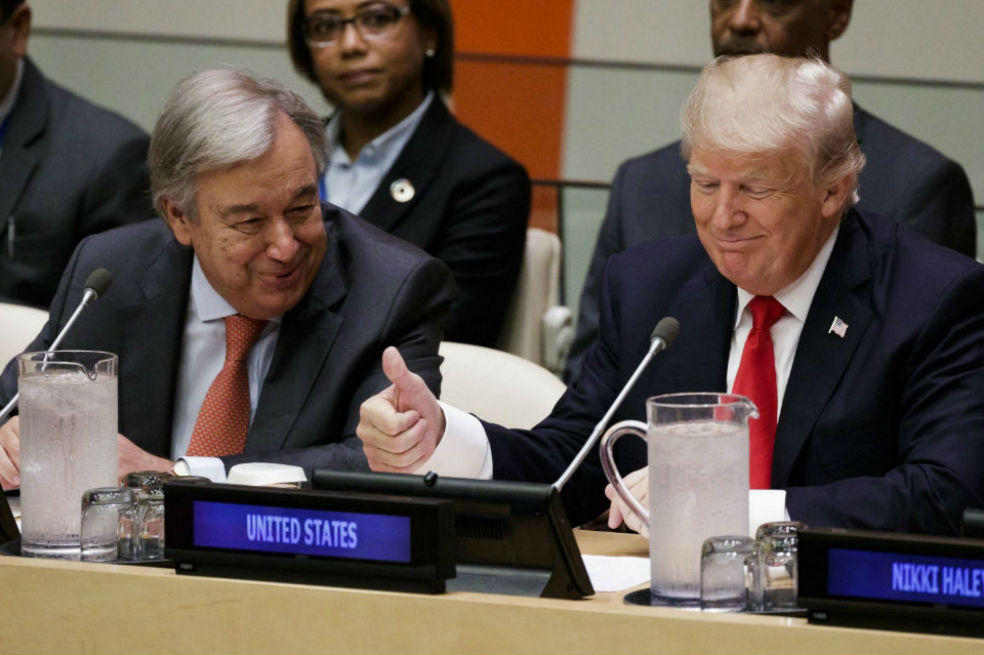 El secretario general de la ONU, António Guterres, con Donald Trump. / AFP