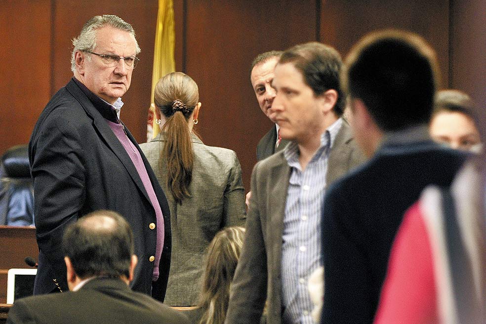 Rodrigo Jaramillo (izq.) en la audiencia de solicitud de medida de aseguramiento, realizada el viernes pasado en los juzgados de Paloquemao. / Gustavo Torrijos - El Espectador