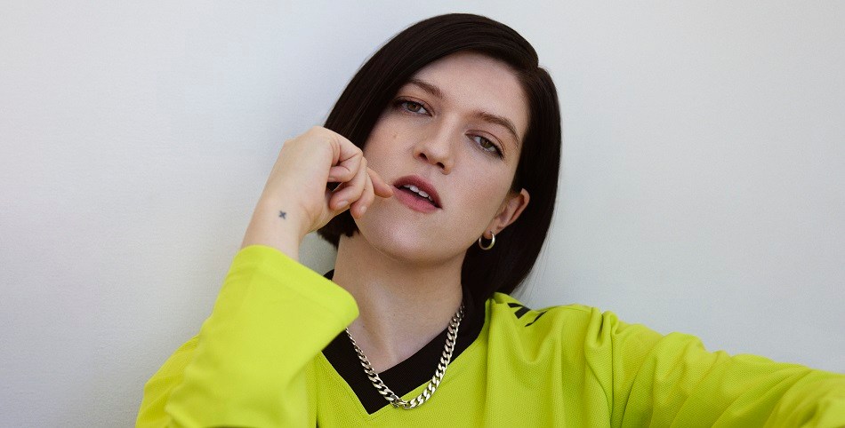 La cantautora y DJ está lista, después de tanta anticipación, para publicar su primer álbum en solitario.