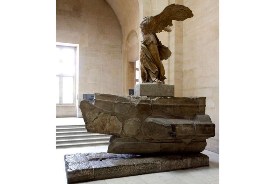 El Museo de Louvre necesita recaudar 1,3 millones de dólares para completar el presupuesto de cuatro millones (5,3) que necesita para restaurar la Victoria de Samotracia, obra maestra de la escultura griega.