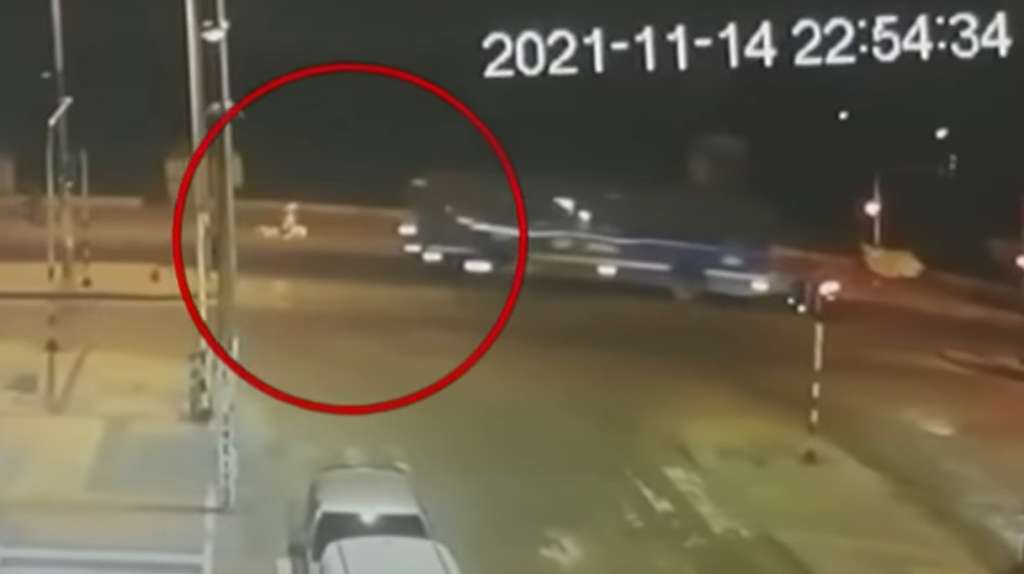 Los familiares aseguraron que durante el accidente el bus arrastró a la mujer por cerca de 12 metros.