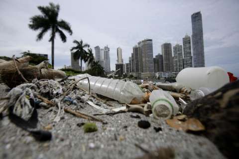 Esto es lo que podría pasarle al planeta si no se ataja la contaminación por plásticos