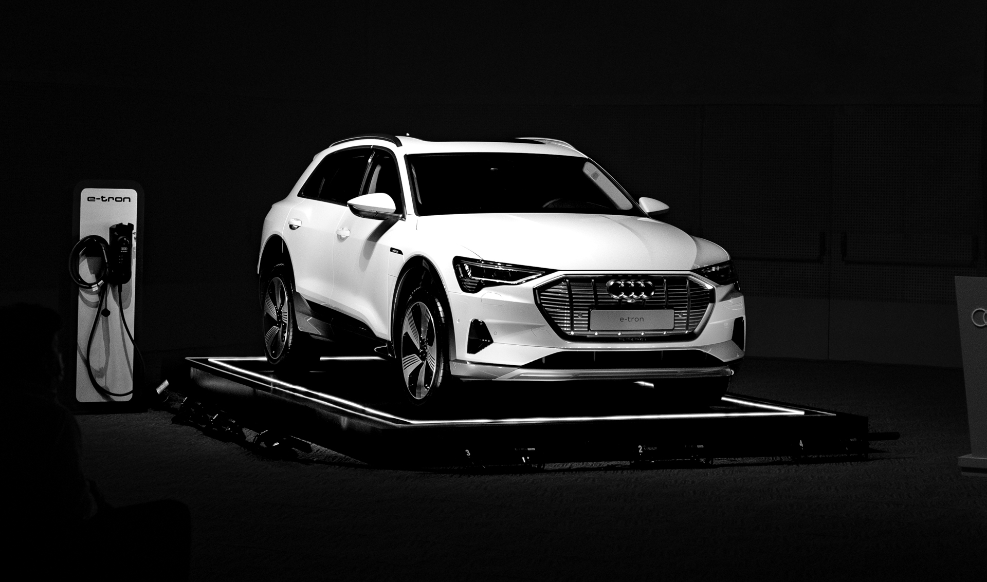 Audi e-tron.