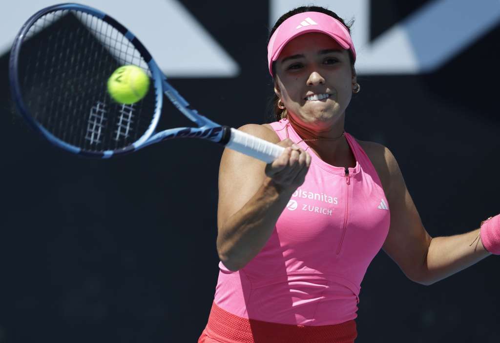Melbourne (Australia), 16/01/2025.- Camila Osorio of Colombia in action during her Women's Singles round 2 match against Ons Jabeur of Tunisia at the Australian Open tennis tournament in Melbourne, Australia, 16 January 2025. (Tenis, Túnez, Túnez) EFE/EPA/ROLEX DELA PENA