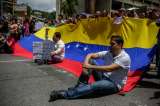 La oposición venezolana marcha por la libertad de expresión