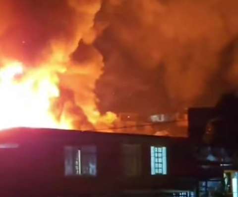 Incendio en el sur de Armenia dejó 20 viviendas destruidas y varias familias afectadas