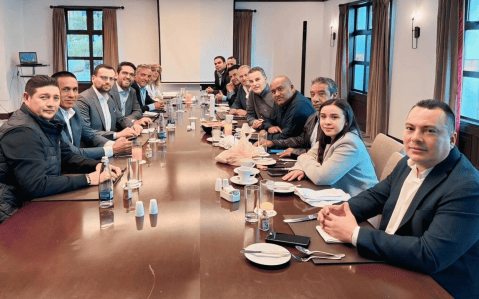 Los detalles detrás de la reunión que tuvieron exgobernadores para hablar del 2026