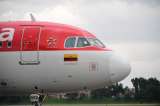 Emergencia en aeropuerto de Pereira: evacuaron a pasajeros de avión por toboganes