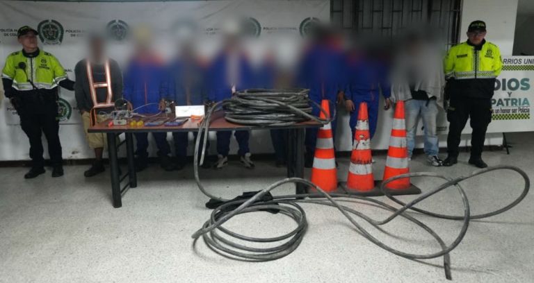 Capturan banda que simulaba técnicos para robar cable de fibra óptica en Bogotá