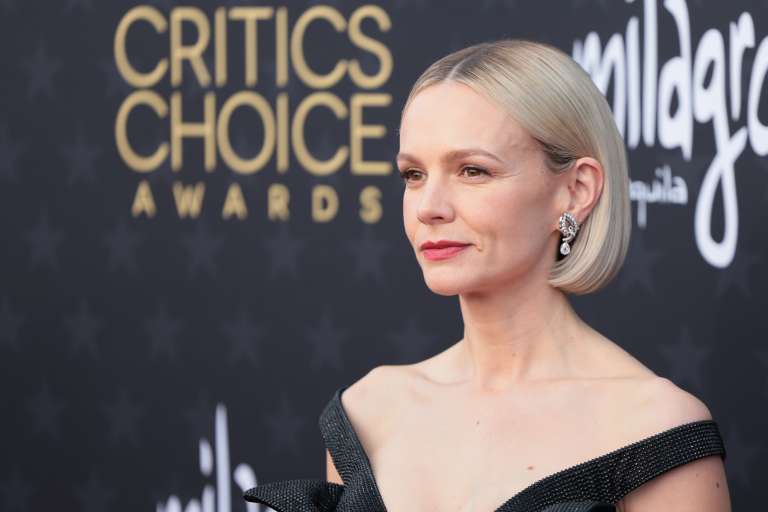 Santa Monica (United States), 14/01/2024.- British actor Carey Mulligan attends the 29th Critics Choice Awards at The Barker Hangar in Santa Monica, California, USA, 14 January 2024. EFE/EPA/ALLISON DINNER