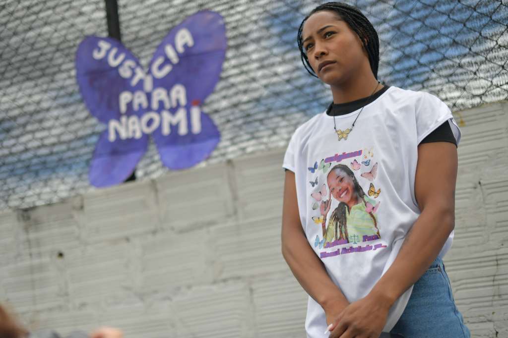 Boxeadora Olímpica realiza plantón frente a los juzgados de Paloquemao por el asesinato de su hermana Yelena Stefi Arboleda Mendoza (Naomi), asesinada en la madrugada del 11 de noviembre de 2024 en el barrio Las Cruces.