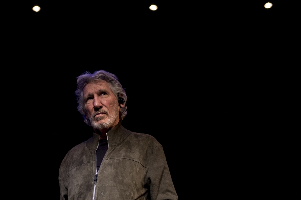 British rock icon and activist Roger Waters attends a conference on the Palestinian situation at Matucana Cultural Center in Santiago, on November 13, 2018 Pink Floyd's founder is in Santiago to perform in a concert. / AFP / Martin BERNETTI