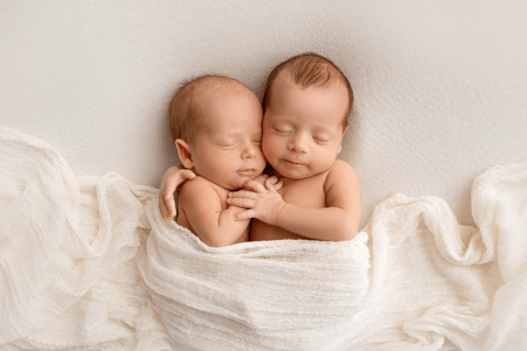 Nombres para gemelos: 5 ideas de nombres para niños
