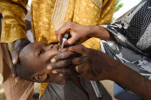 Dejar las luces prendidas durante la pandemia en Nigeria