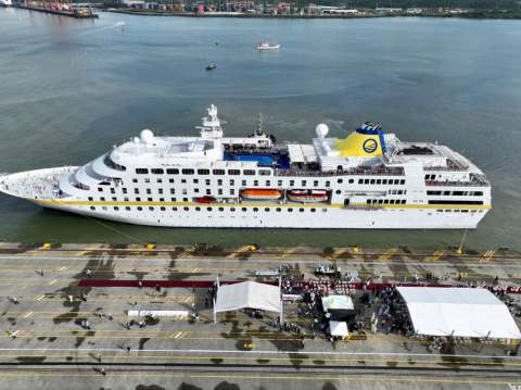 Buenaventura recibe su primer crucero con 400 turistas extranjeros abordo