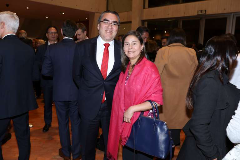 Mariano López Encargado de Negocios de la Embajada del Perú en Colombia, Ana Beatriz Lopez Esposa