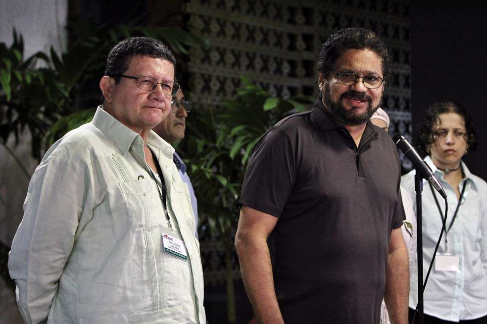‘Pablo Catatumbo’ e ‘Iván Márquez’, miembros de la delegación negociadora de las Farc en La Habana. / EFE