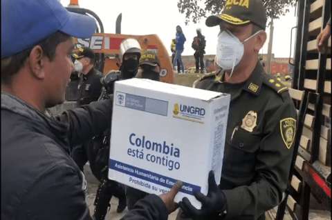 Policía y Esmad entregan mercados en Ciudad Bolívar, en el sur de Bogotá