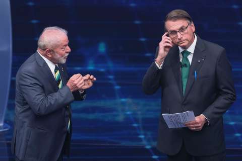 Lula y Bolsonaro llevan a cabo “una guerra religiosa” por la Presidencia de Brasil