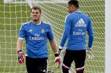 Iker Casillas felicitó a Keylor Navas por su debut en el Bernabéu